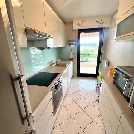 Les Pins 4 People Pool Garage *