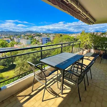 Les Pins 4 People Pool Garage