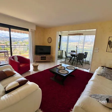 Les Pins 4 People Pool Garage