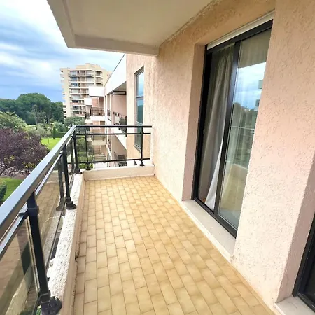 Les Pins 4 People Pool Garage * Juan-les-Pins