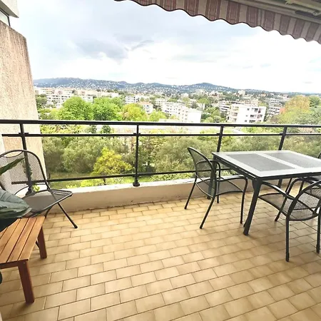 Les Pins 4 People Pool Garage