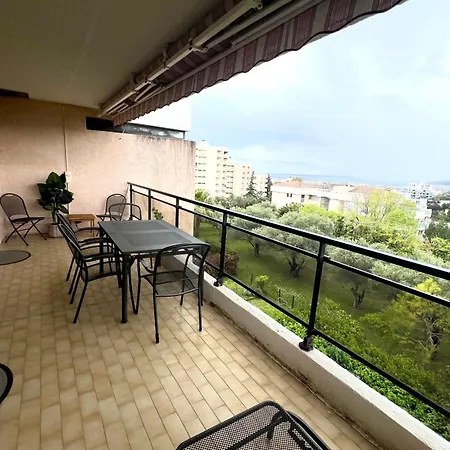 Les Pins 4 People Pool Garage
