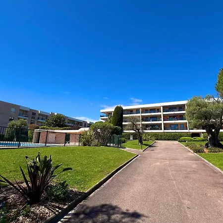 Les Pins 4 People Pool Garage Σπίτι διακοπών *