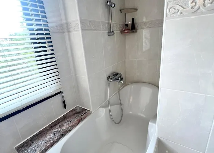 Les Pins 4 People Pool Garage Ferienhaus