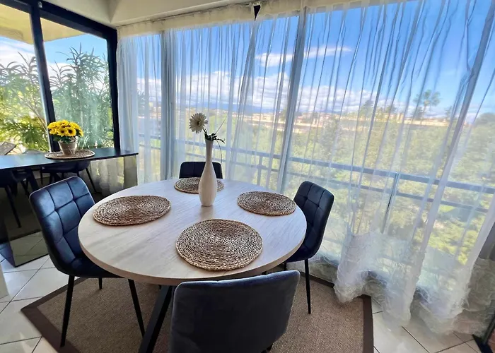 Les Pins 4 People Pool Garage