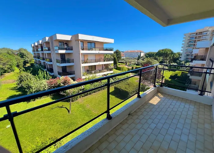 Les Pins 4 People Pool Garage Ferienhaus